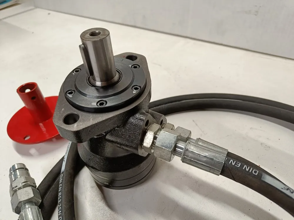 Hydraulimoottori letkuineen / Jar-Met JP pintalevittimeen
