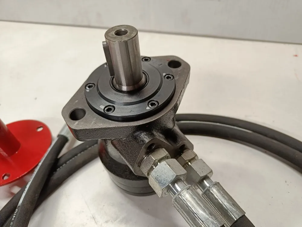 Hydraulimoottori letkuineen / Jar-Met JP pintalevittimeen