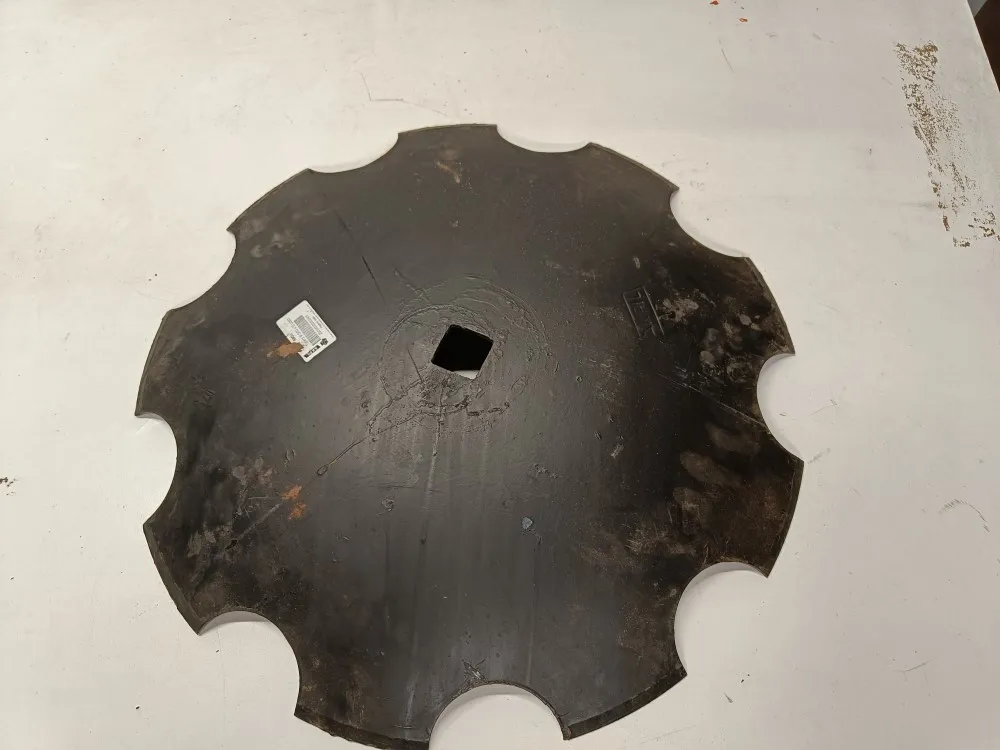Lautanen 560mm, keskireikä neliö / Vahvuus 5mm, Akpil V