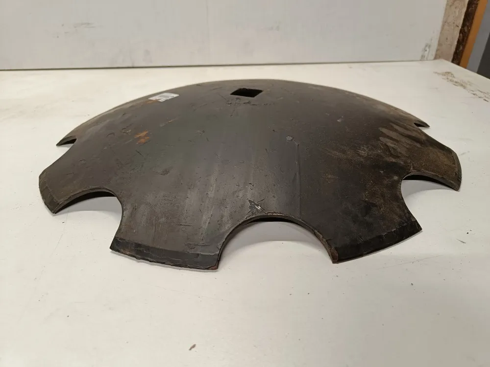 Lautanen 560mm, keskireikä neliö / Vahvuus 5mm, Akpil V