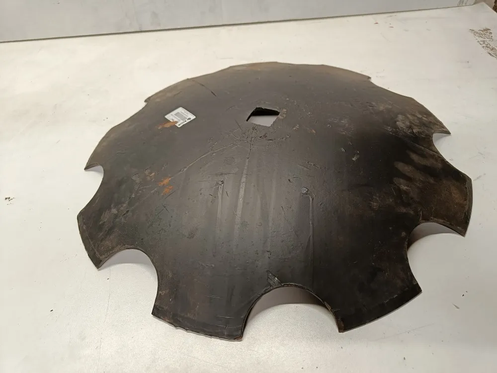 Lautanen 560mm, keskireikä neliö / Vahvuus 5mm, Akpil V