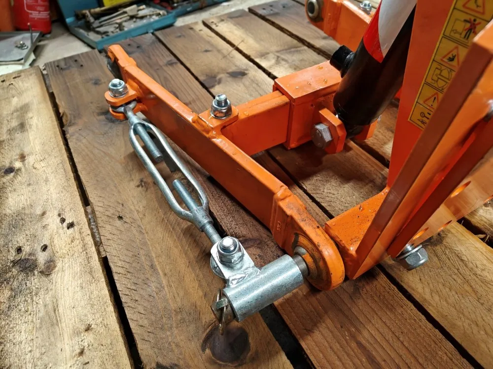 Etunostolaite Mateng / Minitraktoreihin