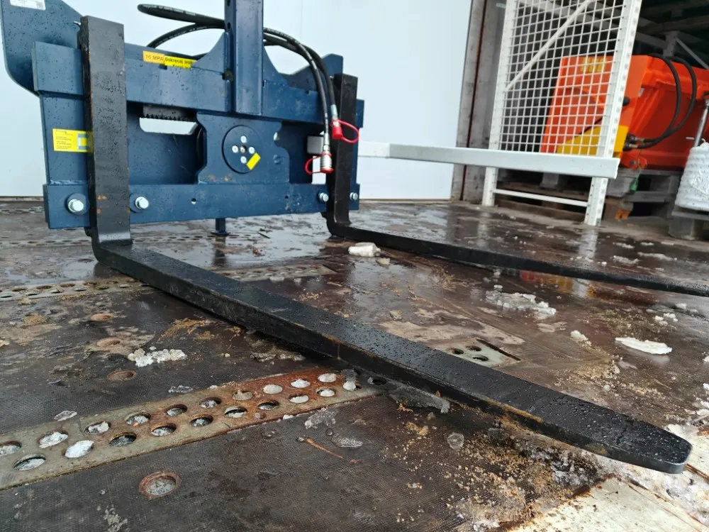 FK Machinery UPF16-W-C kääntäjä / Trukkipiikeillä ja yläpitimellä - EURO