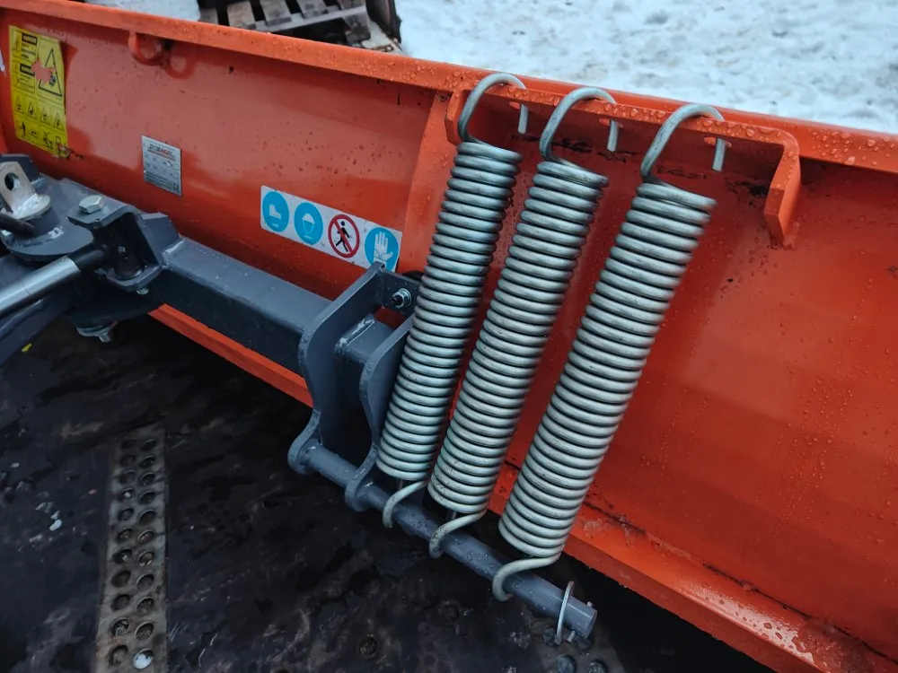 Mateng SPN-250 lumilevy kumiterällä / Hydraulisesti kääntyvä - 250cm