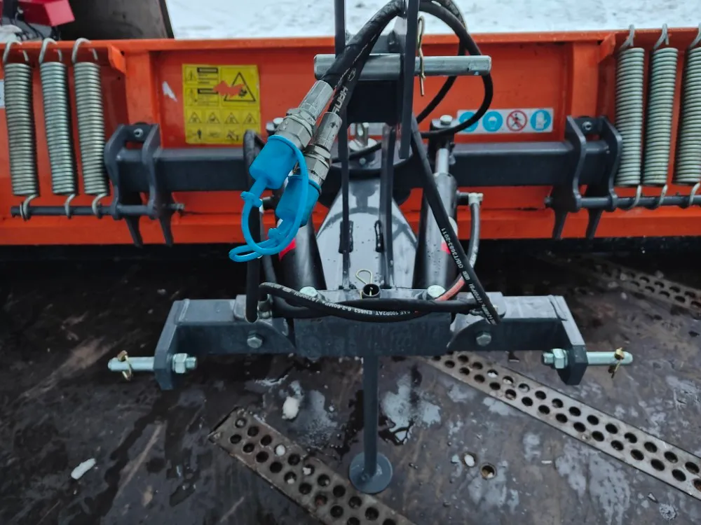 Mateng SPN-250 lumilevy kumiterällä / Hydraulisesti kääntyvä - 250cm