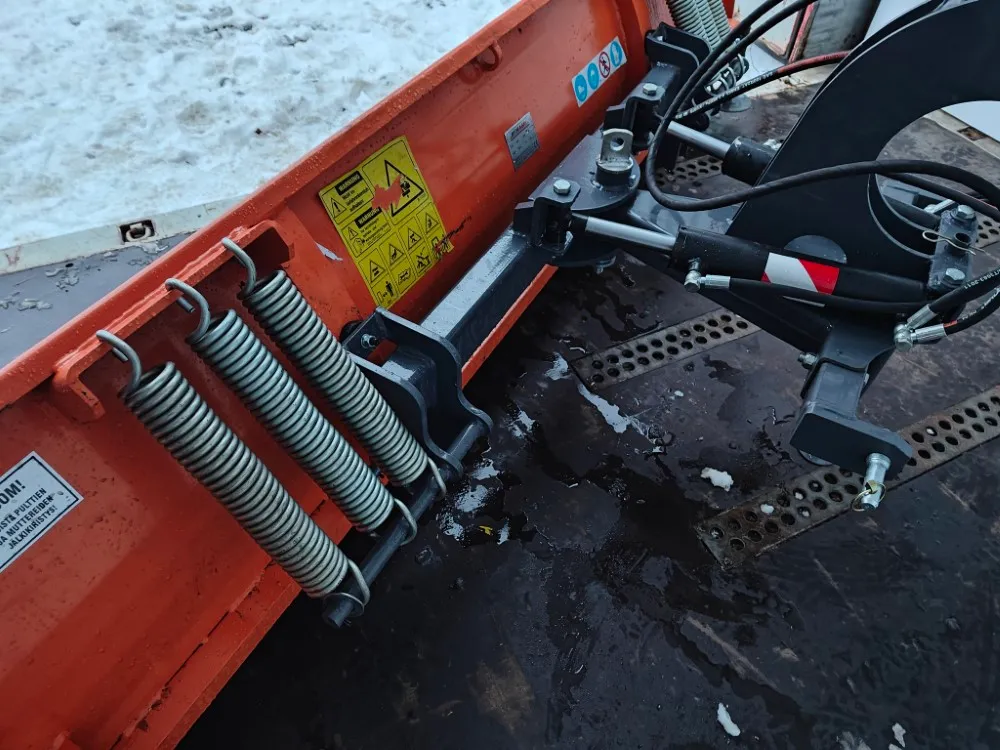 Mateng SPN-250 lumilevy kumiterällä / Hydraulisesti kääntyvä - 250cm