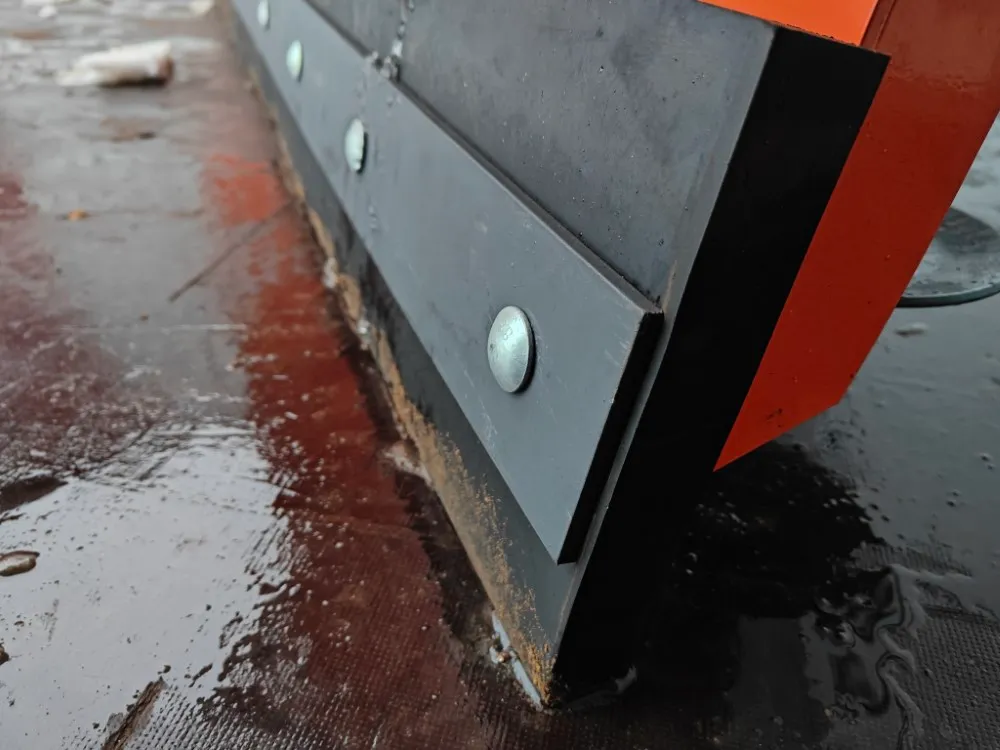 Mateng SPN-250 lumilevy kumiterällä / Hydraulisesti kääntyvä - 250cm
