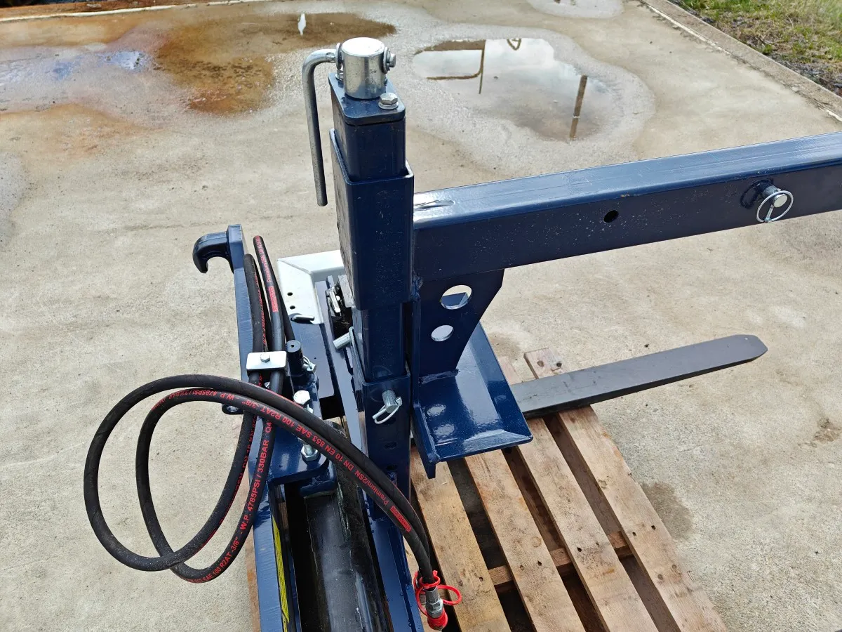 FK Machinery UPFR25-W-C kääntäjä / 2500kg - trukkipiikeillä - EURO