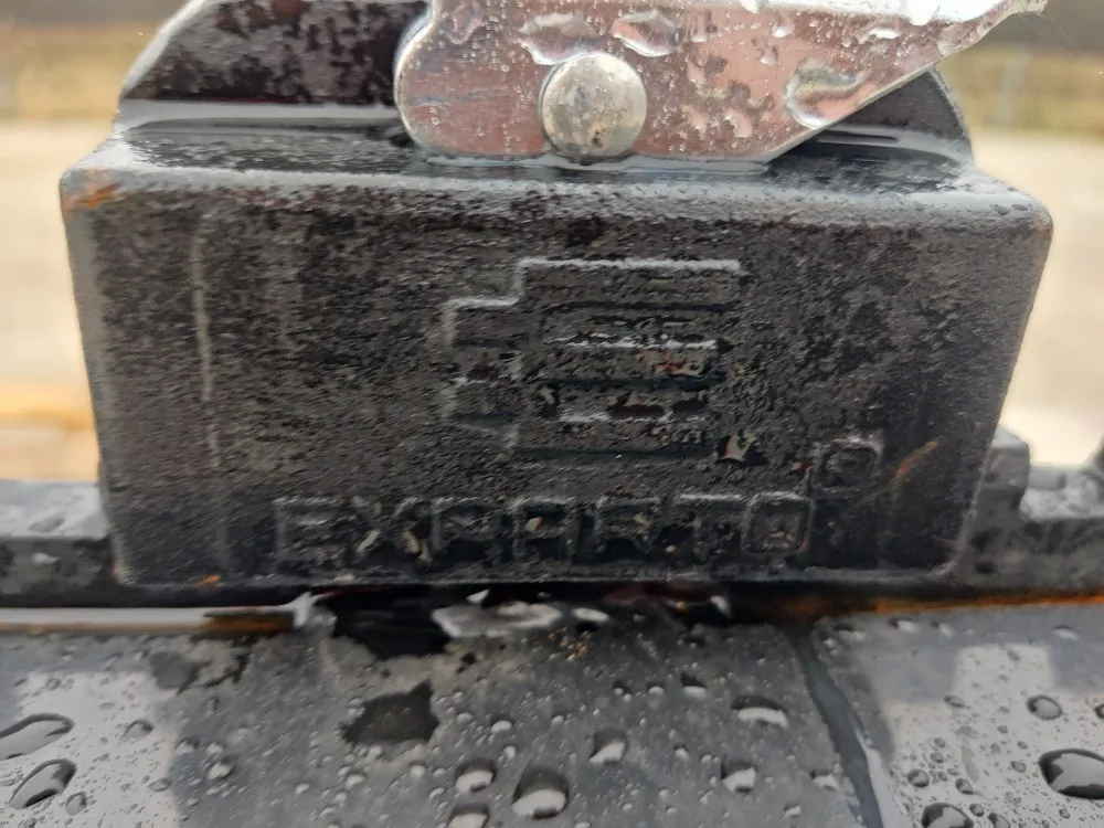 Strumyk trukkipiikit 2000kg - 1200mm / Euro-kiinnike - Mekaanisesti säädettävät