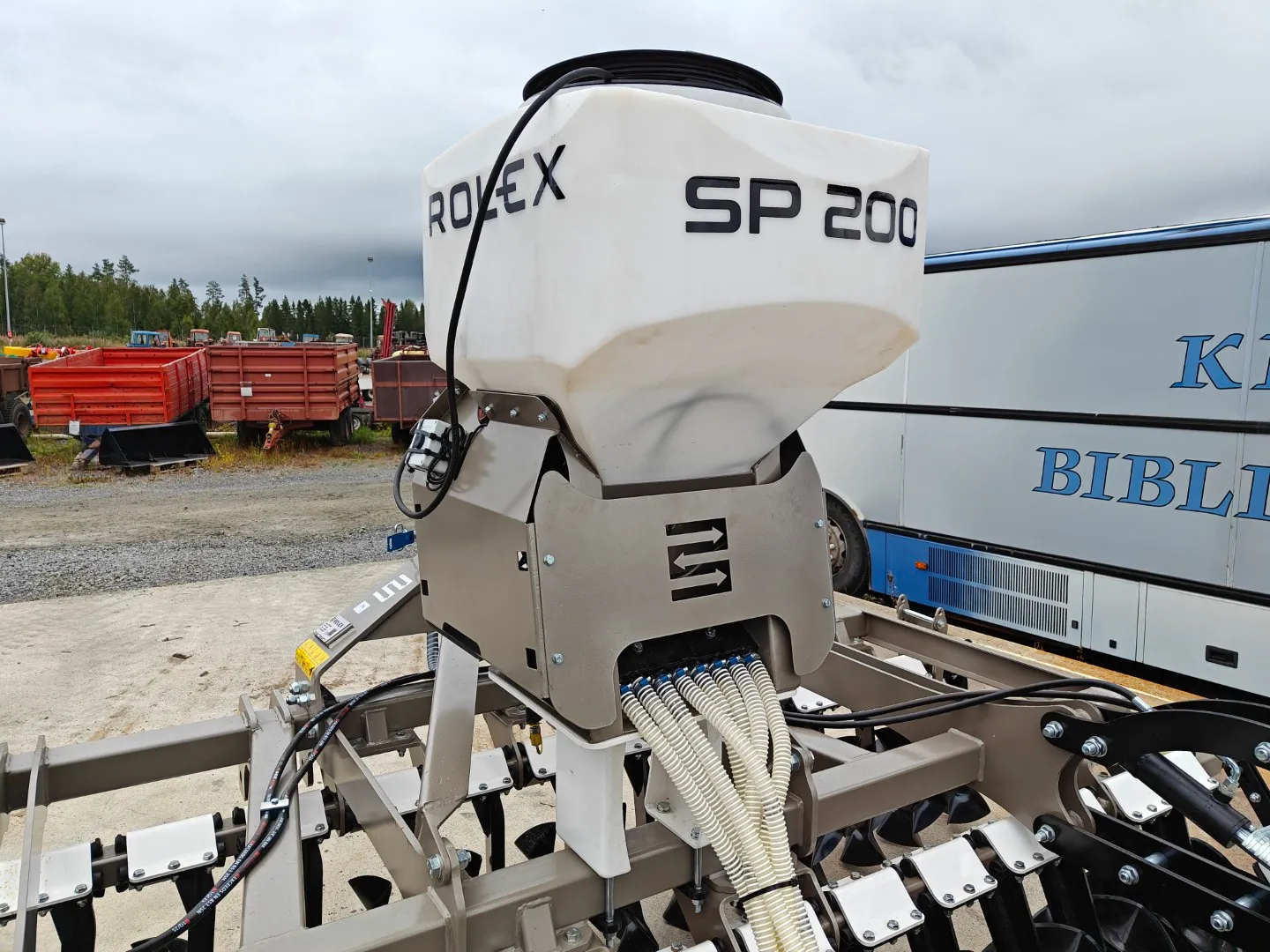 Rol-Ex BCC 400cm Cross Cutter / Pneumaattisella siemenlevittimellä - VIDEO