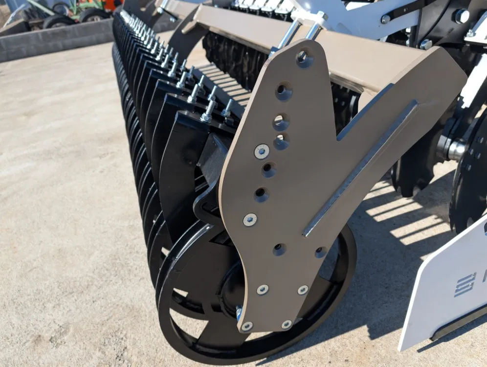 Rol-Ex BT350 lautasmuokkain / Hydraulisella U-kiekkopakkerilla