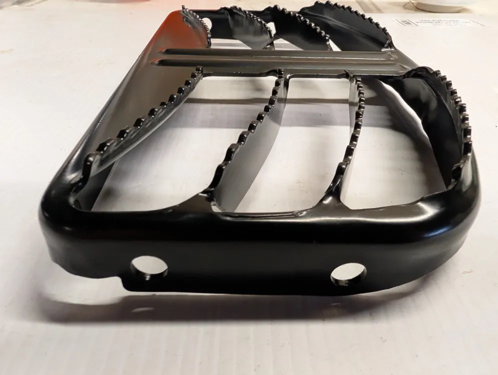Astinlauta traktoriin - esim. Case / New Holland / Steyr - askelma