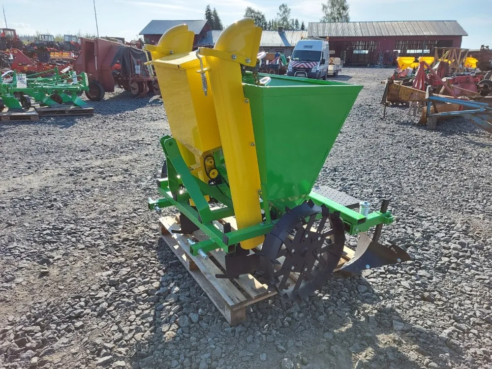 Taret S245/2 perunanistutuskone / Automaattinen lannoitelaatikolla /