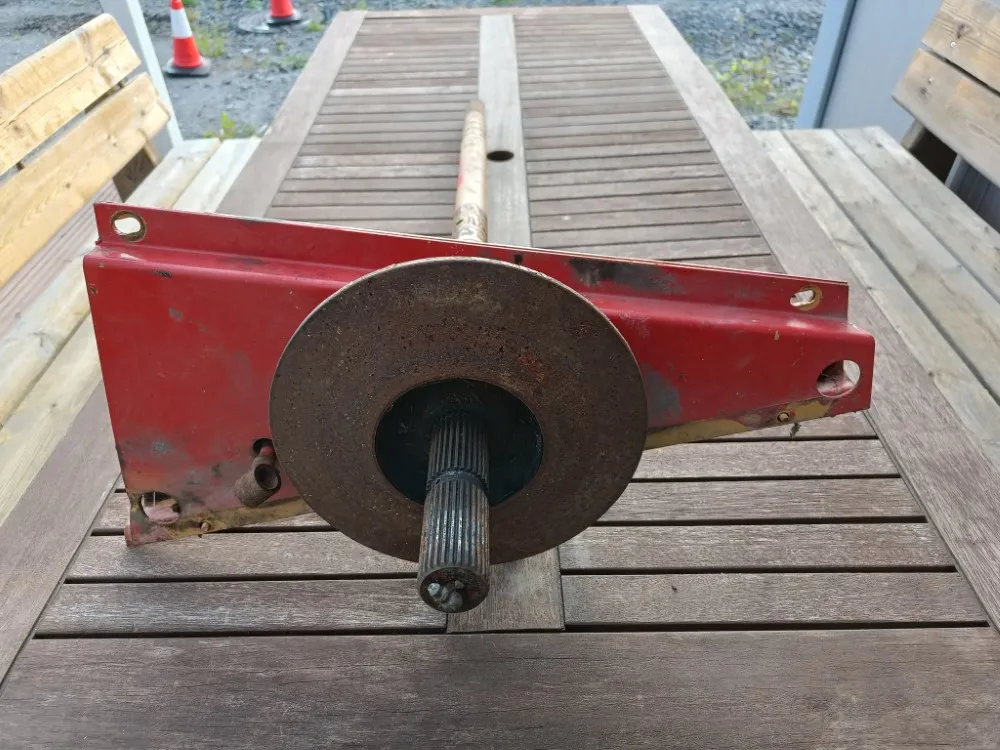 MF 16 pääakseli puimuriin / Massey Ferguson leikkuupuimuri