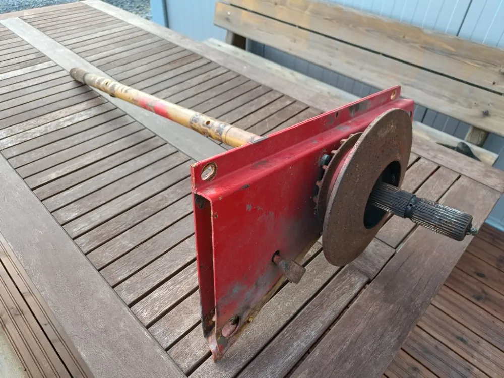 MF 16 pääakseli puimuriin / Massey Ferguson leikkuupuimuri