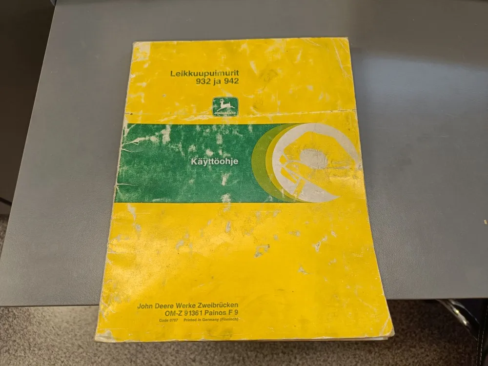 John Deere 932 ja 942 / Leikkuupuimurin käyttöohjekirja
