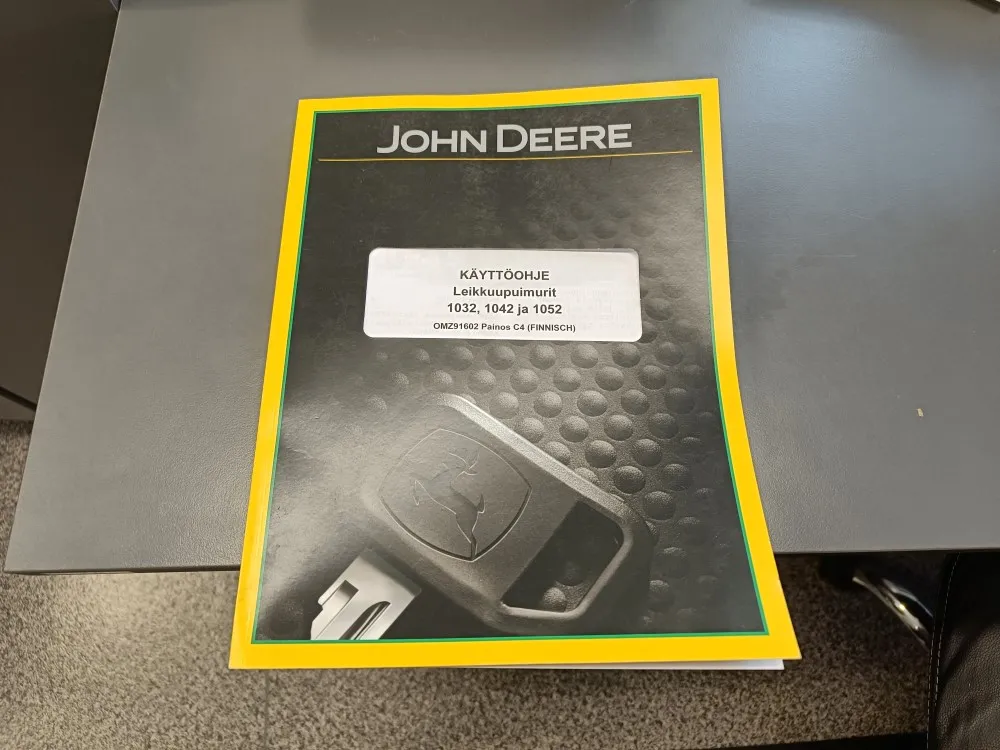 John Deere 1032, 1042, 1052 / Leikkuupuimuri käyttöohjekirja