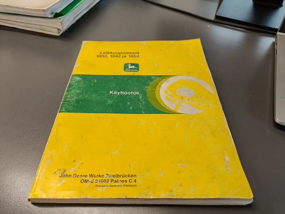 John Deere 1032, 1042, 1052 / Leikkuupuimuri käyttöohjekirja