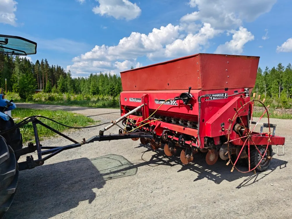 Junkkari Simulta 300cm kylvölannoitin / Takapyöräkone täyskiekkovarustuksella