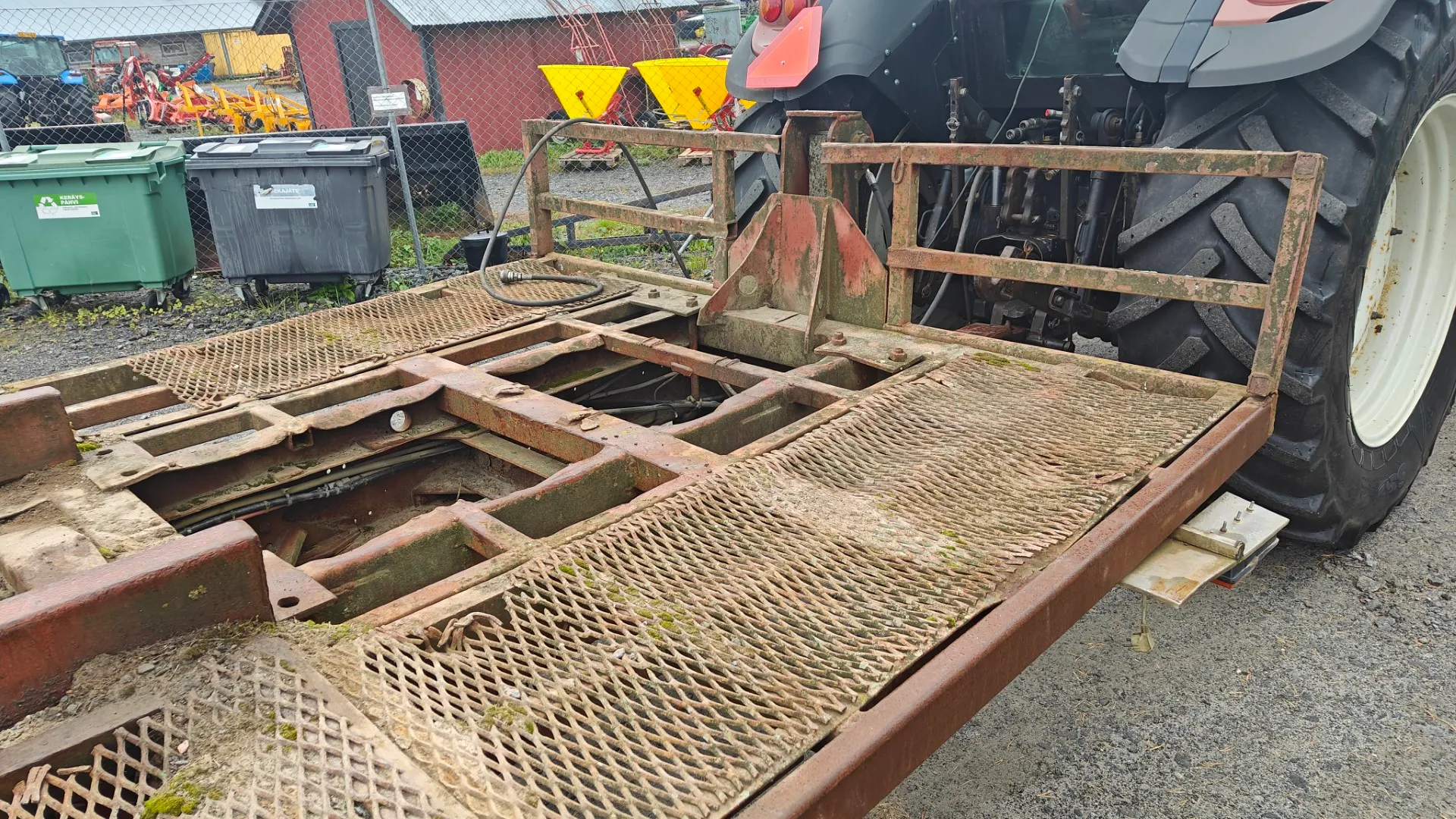 Kaivinkonelavetti / Teli, hydraulisesti kallistuva lava