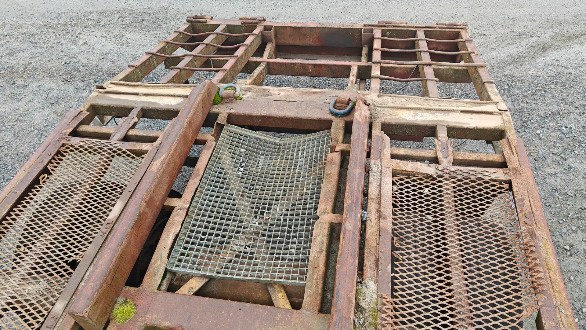 Kaivinkonelavetti / Teli, hydraulisesti kallistuva lava