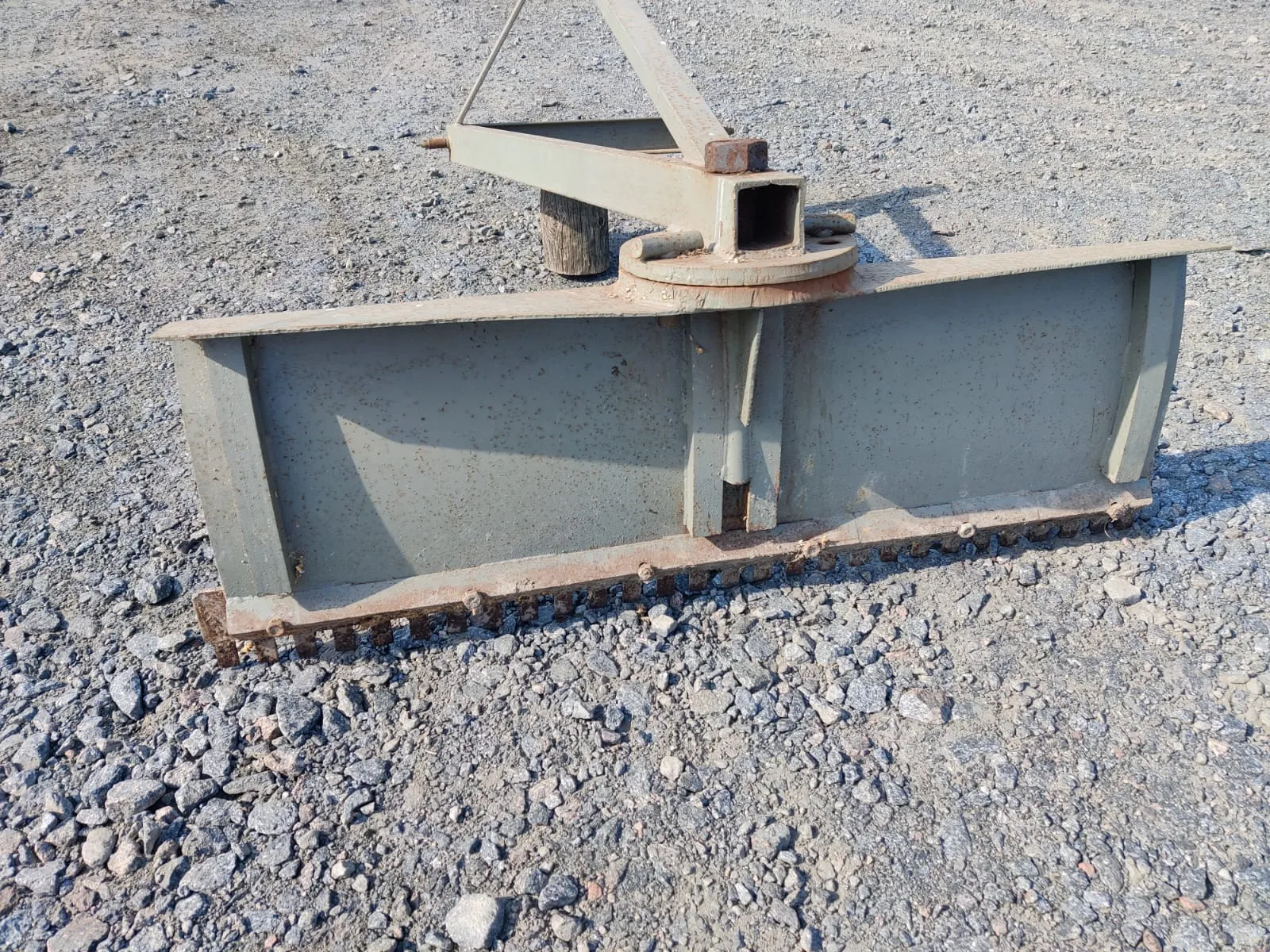 Perälevy 160cm ympäripyörivä / Näppärä pikkutraktoriin