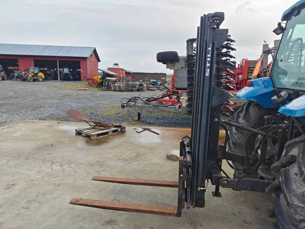 Still trukkinostin traktoriin / hydraulinen sivusiirto, katso video