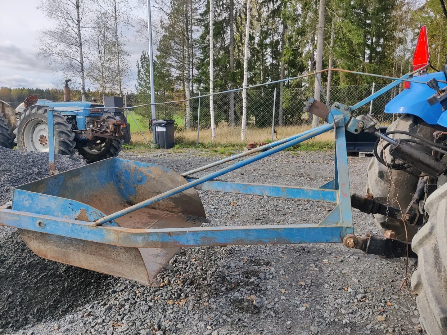 Maansiirtokauha 120cm traktoriin / Kippaava, katso video!