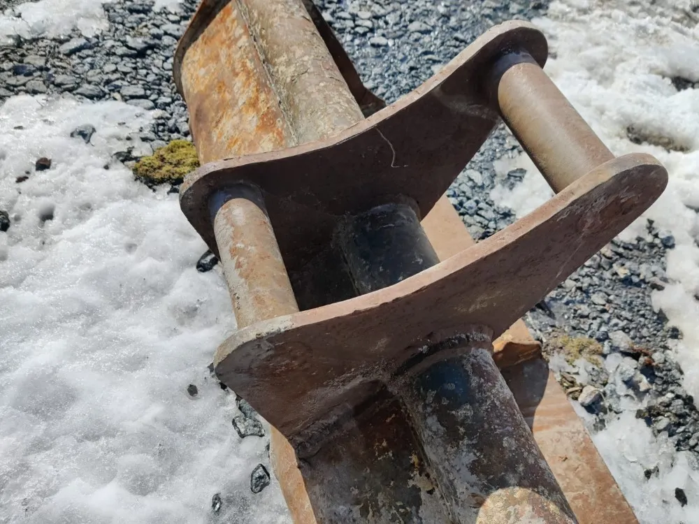 Kaivurin tasauskauha / Kiinnike Neuson