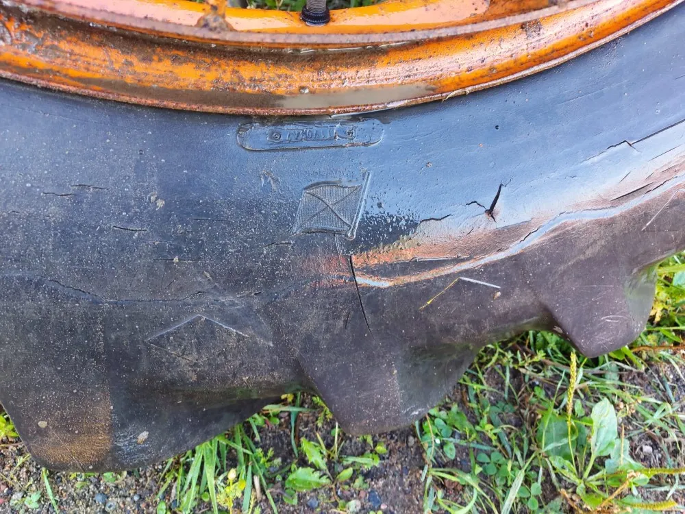 Paripyörät 14.9x38 Salpaset vanteilla / Sopii 16.9x34 renkaiden rinnalle