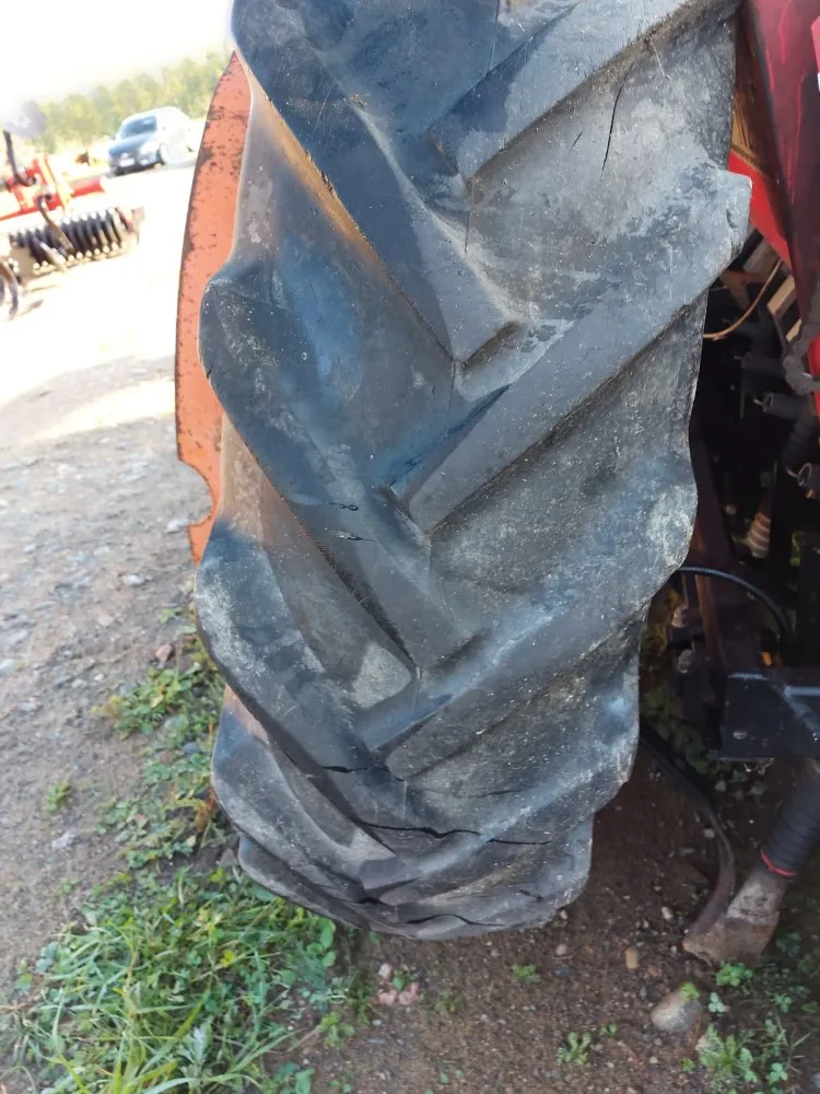 Paripyörät 14.9x38 Salpaset vanteilla / Sopii 16.9x34 renkaiden rinnalle