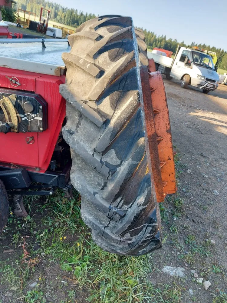 Paripyörät 14.9x38 Salpaset vanteilla / Sopii 16.9x34 renkaiden rinnalle