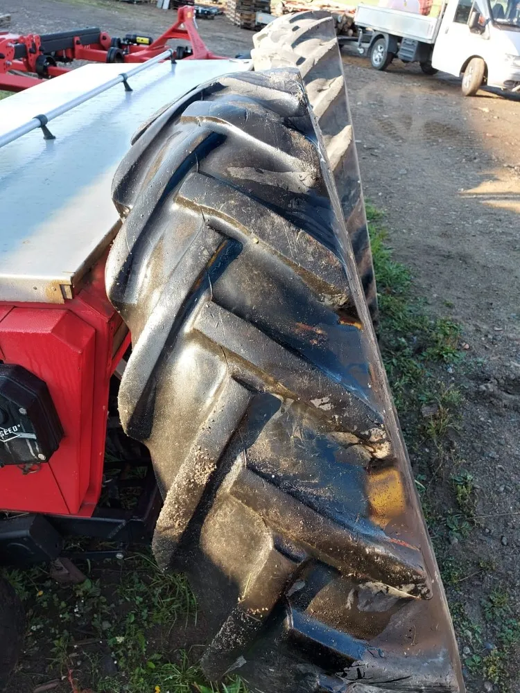 Paripyörät 14.9x38 Salpaset vanteilla / Sopii 16.9x34 renkaiden rinnalle