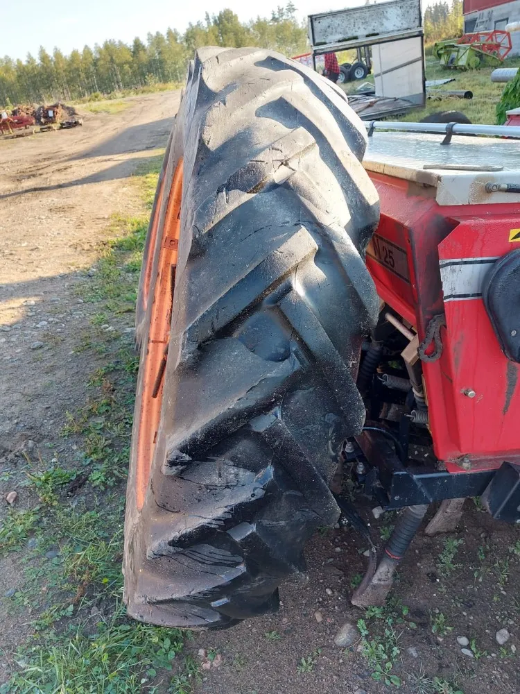 Paripyörät 14.9x38 Salpaset vanteilla / Sopii 16.9x34 renkaiden rinnalle