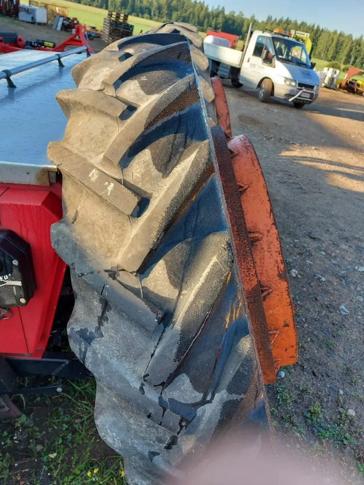 Paripyörät 14.9x38 Salpaset vanteilla / Sopii 16.9x34 renkaiden rinnalle