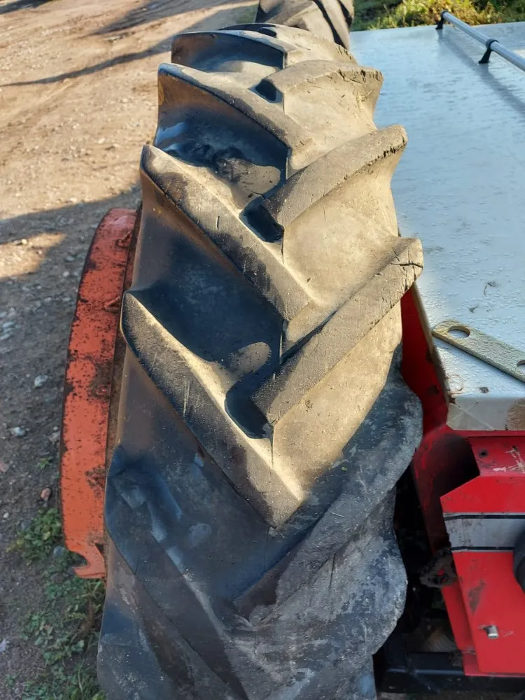 Paripyörät 14.9x38 Salpaset vanteilla / Sopii 16.9x34 renkaiden rinnalle