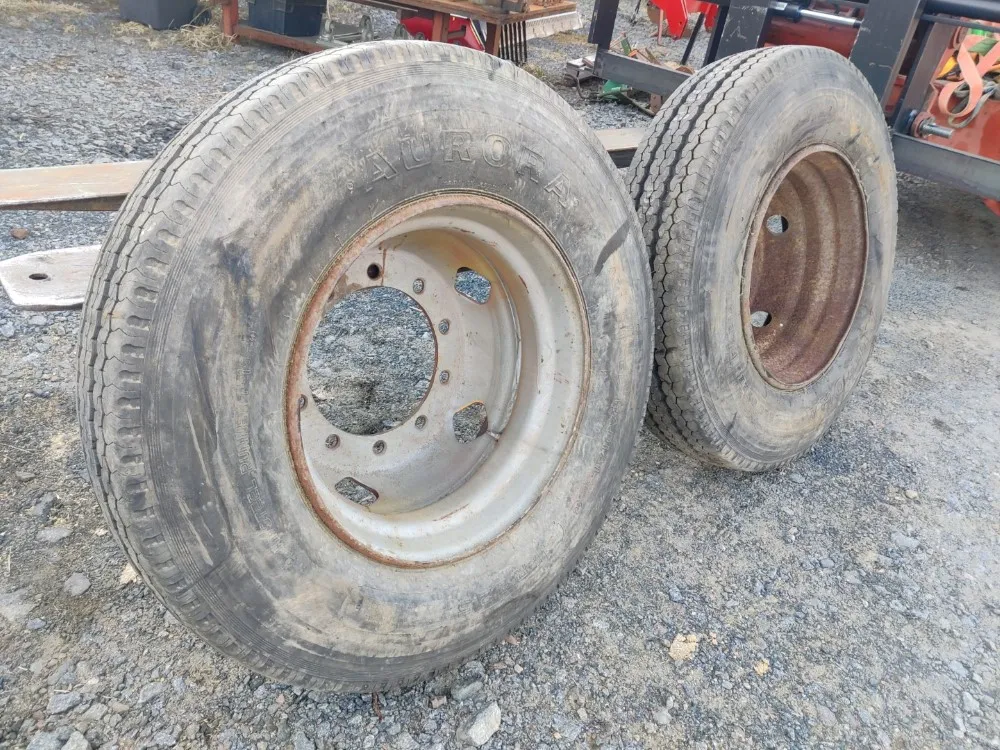 Kuorma-auton renkaat 2kpl vanteella / 11x22.5