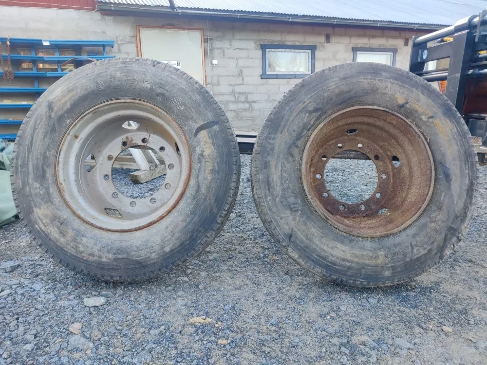 Kuorma-auton renkaat 2kpl vanteella / 11x22.5