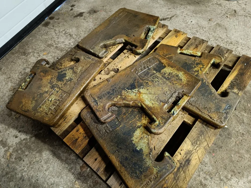 Traktorin etupainoja 5kpl / Deutz Fahr
