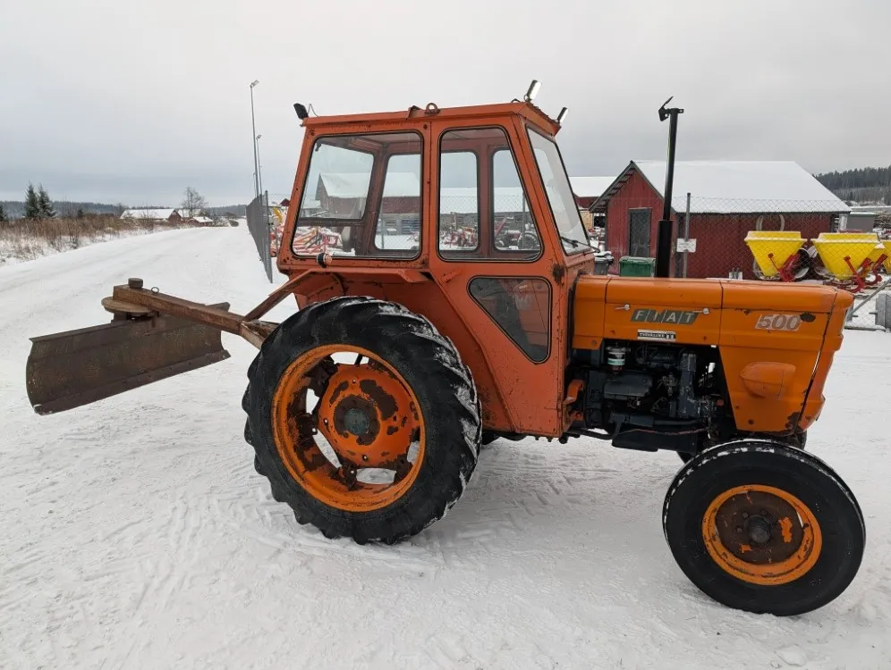 Fiat 500 traktori / Led-työvaloilla - Katso video!