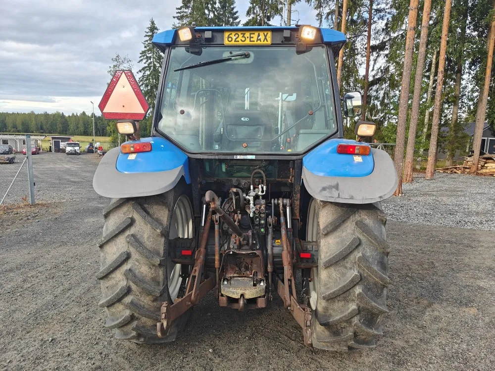 New Holland TS100, ES vaihteisto / Ilmastointi, etukuormaaja Ålö Q55