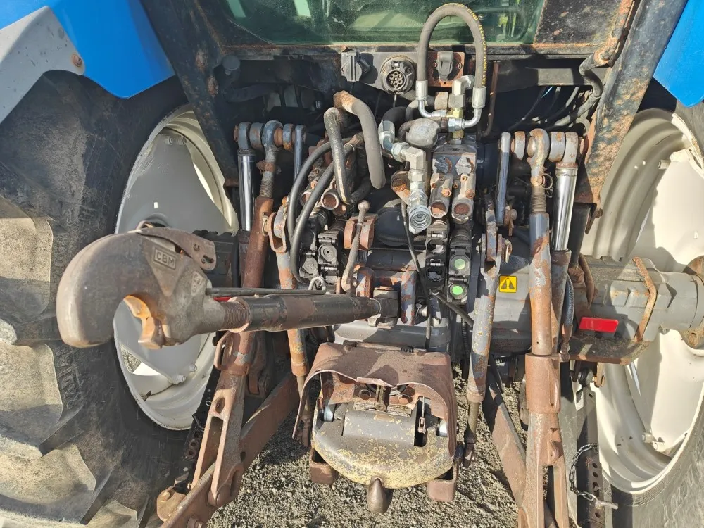 New Holland TS100, ES vaihteisto / Ilmastointi, etukuormaaja Ålö Q55