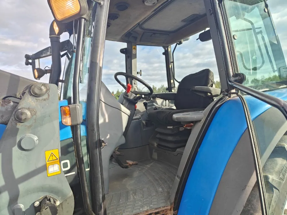 New Holland TS100, ES vaihteisto / Ilmastointi, etukuormaaja Ålö Q55