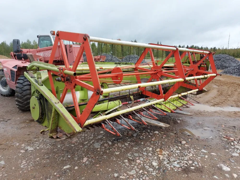 Claas 360cm leikkuupöytä / Ollut Claas Mercator 75 leikkuupuimurissa