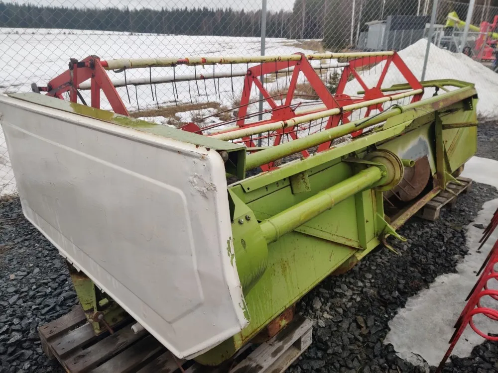 Claas 360cm leikkuupöytä / Ollut Claas Mercator 75 leikkuupuimurissa