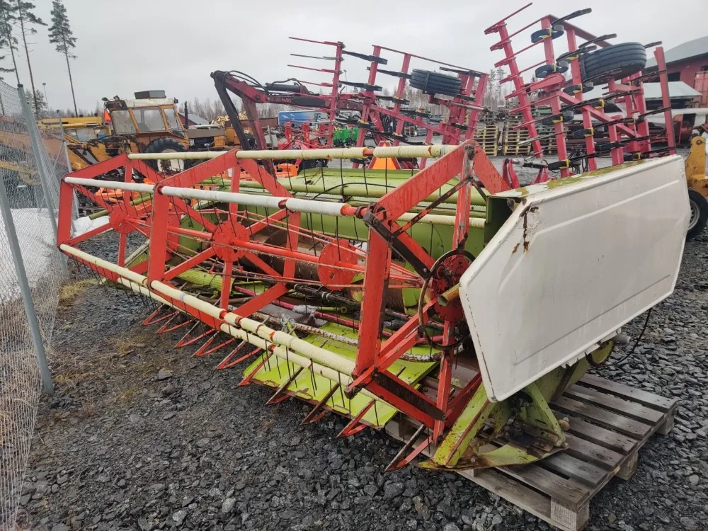 Claas 360cm leikkuupöytä / Ollut Claas Mercator 75 leikkuupuimurissa