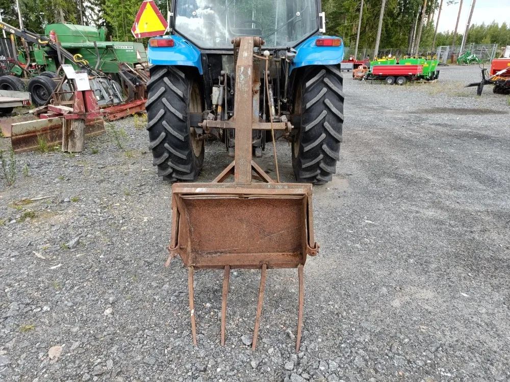 Takakuormaaja, hydraulinen / Sora- ja lantakauhalla!