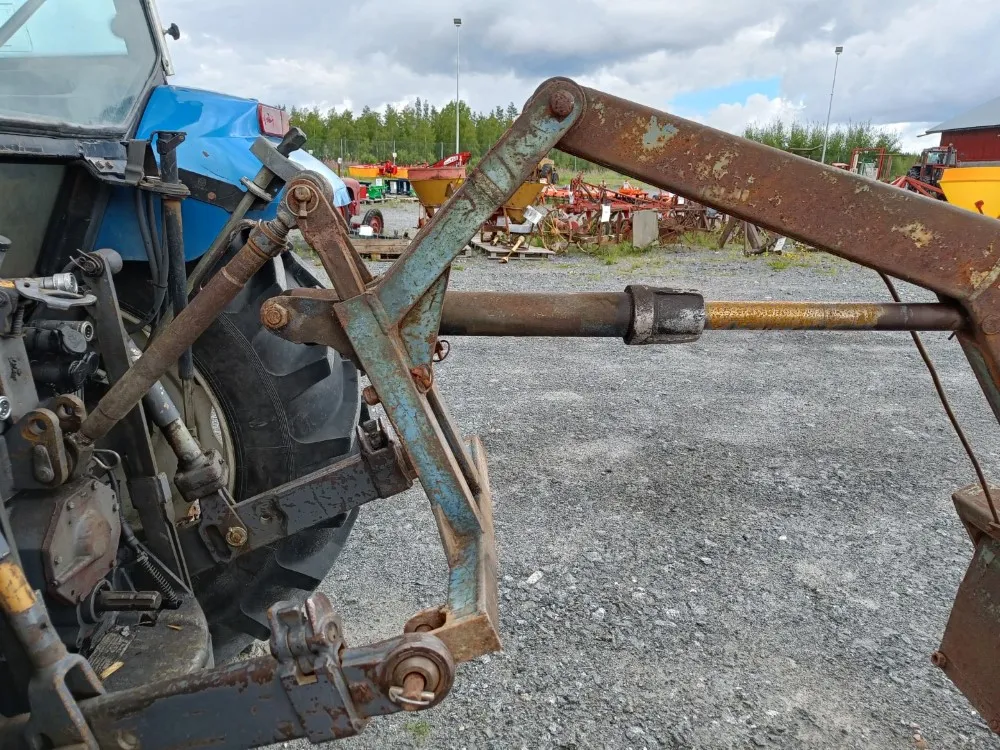 Takakuormaaja, hydraulinen / Sora- ja lantakauhalla!