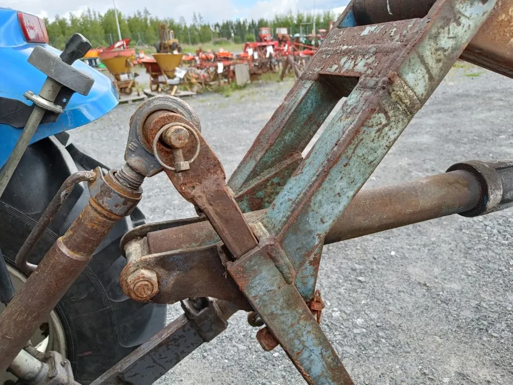 Takakuormaaja, hydraulinen / Sora- ja lantakauhalla!
