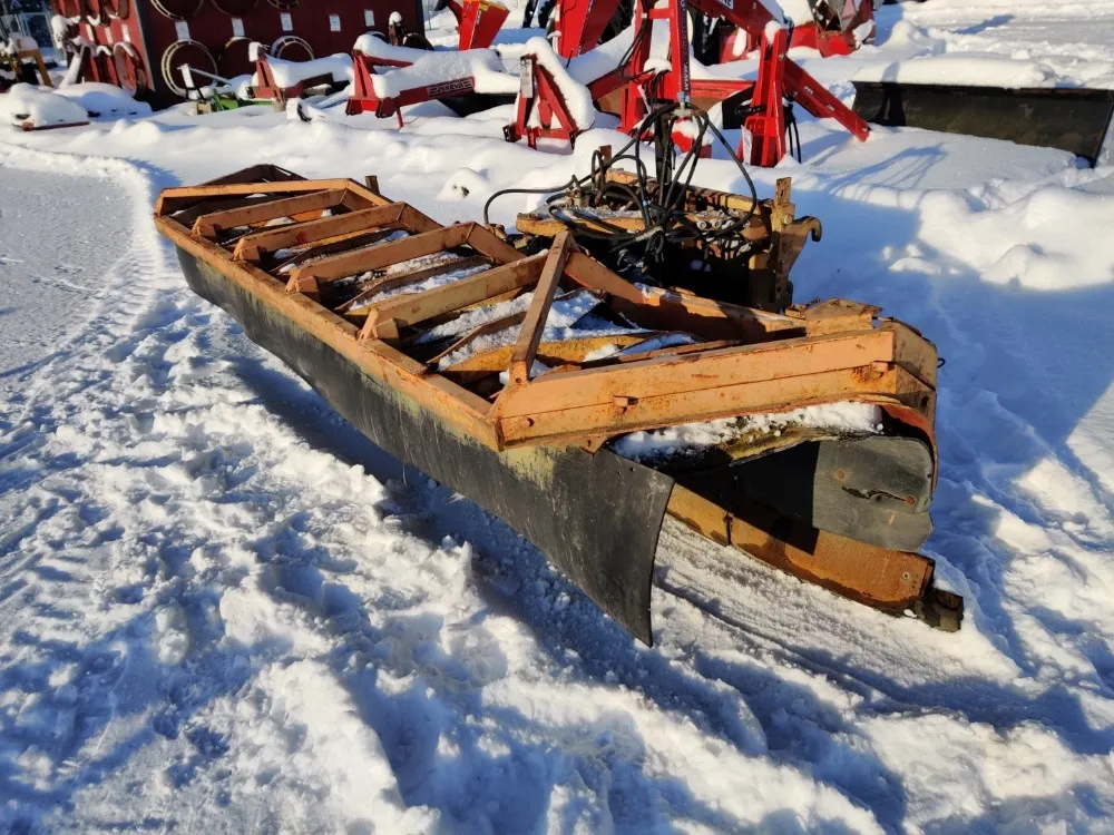 Mahlers 400cm alueaura, Volvo-kiinnike / Urakkakone, herkistelyä vaativa lumiaura